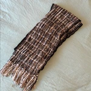 Black and white scarf